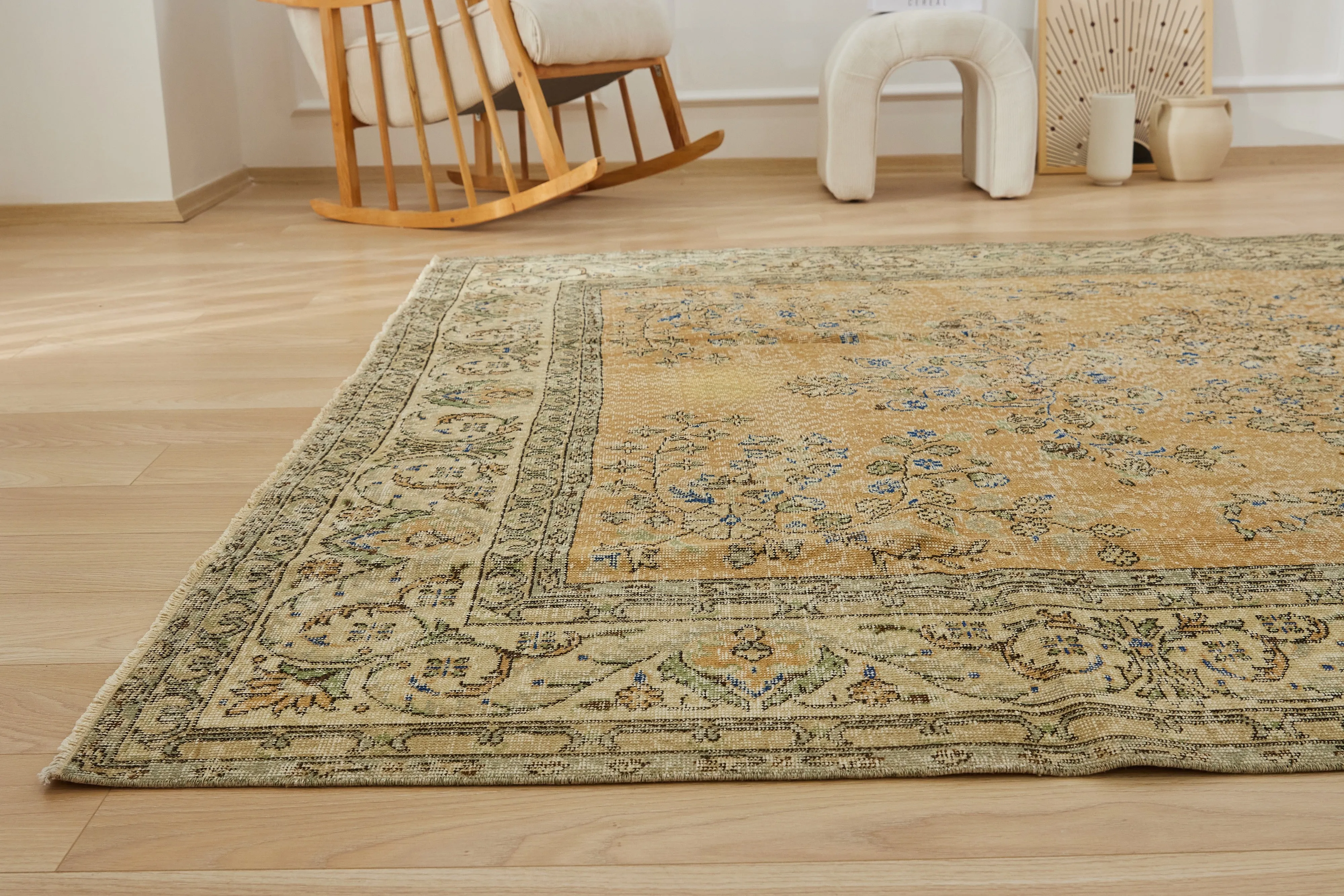 Vania - Vintage Turkish Area Rug